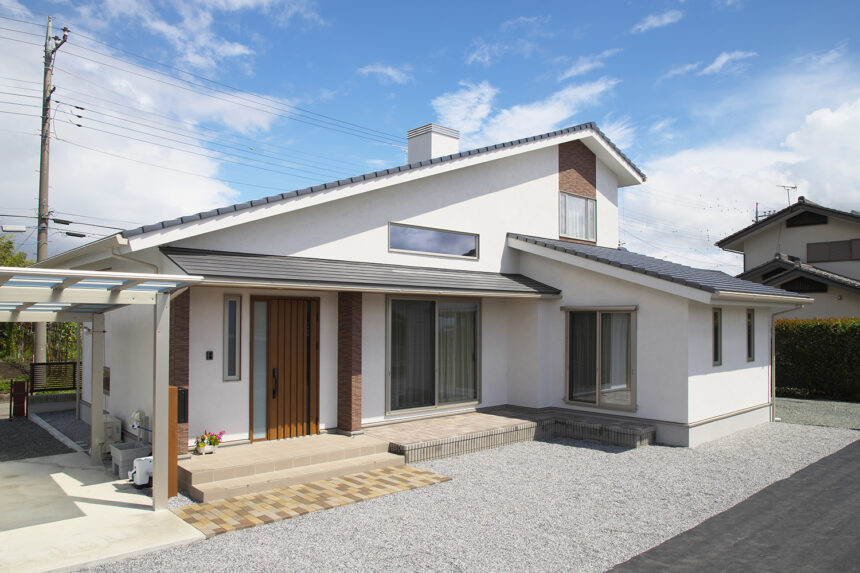 癒やされる無垢と漆喰の家